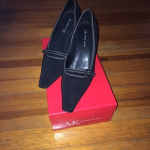 Anne Klein black heels like new